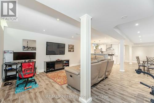 111 Regency View Heights, Vaughan, ON - Indoor