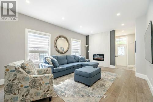 111 Regency View Heights, Vaughan, ON - Indoor Photo Showing Living Room With Fireplace