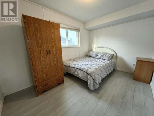 4279 Joyce Ave, Powell River, BC - Indoor Photo Showing Bedroom