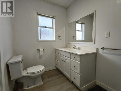 4279 Joyce Ave, Powell River, BC - Indoor Photo Showing Bathroom