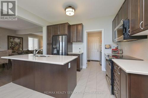 5 Alister Drive, Brampton, ON - Indoor Photo Showing Kitchen With Double Sink With Upgraded Kitchen