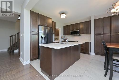 5 Alister Drive, Brampton, ON - Indoor Photo Showing Kitchen With Upgraded Kitchen