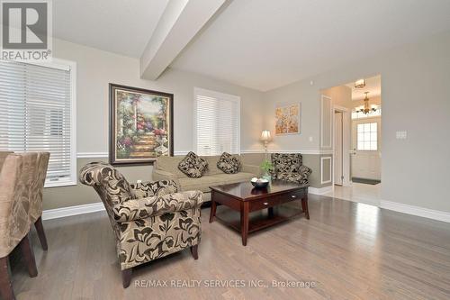 5 Alister Drive, Brampton, ON - Indoor Photo Showing Living Room