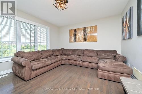 5 Alister Drive, Brampton, ON - Indoor Photo Showing Living Room