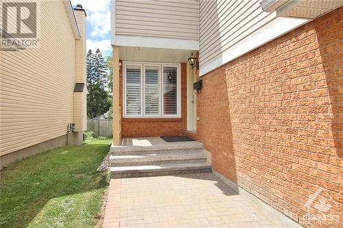 6528 Tooney Drive, Ottawa, ON - Outdoor