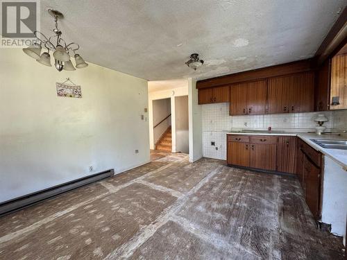 186 Demers St, Chapleau, ON - Indoor Photo Showing Kitchen With Double Sink