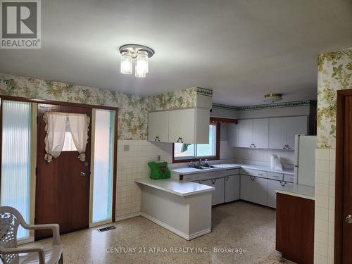 157 Schweitzer Street, Kitchener, ON - Indoor Photo Showing Kitchen With Double Sink