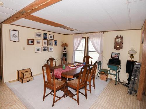 7520 West Subdivision Road, Clinton, BC - Indoor Photo Showing Dining Room