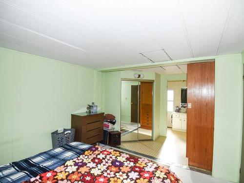 7520 West Subdivision Road, Clinton, BC - Indoor Photo Showing Bedroom