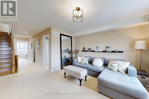 53 Shady Oaks Avenue, Markham, ON - Indoor Photo Showing Living Room