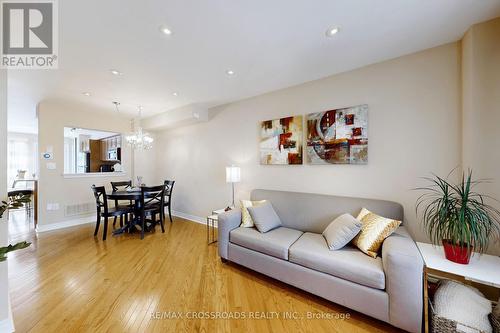 53 Shady Oaks Avenue, Markham, ON - Indoor Photo Showing Living Room