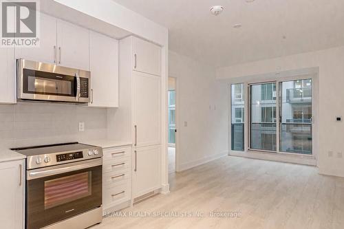 519 - 2450 Old Bronte Road, Oakville, ON - Indoor Photo Showing Kitchen