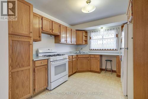 34 Parkview Heights, Aylmer (Ay), ON - Indoor Photo Showing Kitchen