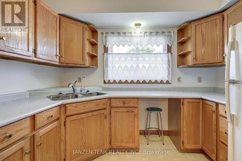 34 Parkview Heights, Aylmer (Ay), ON - Indoor Photo Showing Kitchen With Double Sink