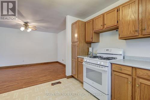 34 Parkview Heights, Aylmer (Ay), ON - Indoor Photo Showing Kitchen