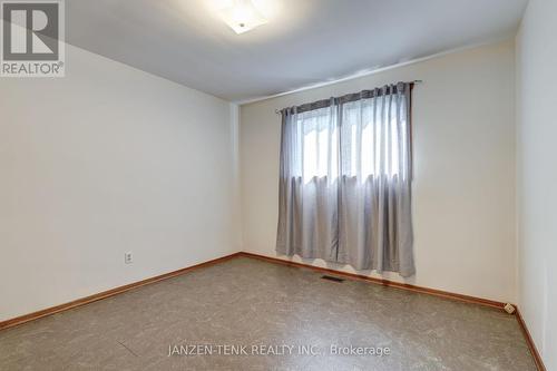 34 Parkview Heights, Aylmer (Ay), ON - Indoor Photo Showing Other Room