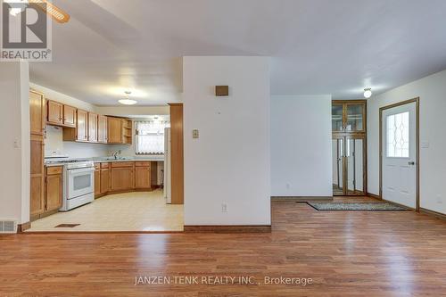 34 Parkview Heights, Aylmer (Ay), ON - Indoor Photo Showing Kitchen