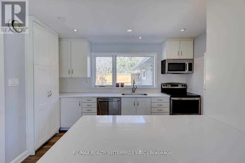 1271 Lorne Park Road, Mississauga, ON - Indoor Photo Showing Kitchen