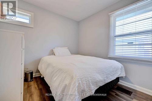 1271 Lorne Park Road, Mississauga, ON - Indoor Photo Showing Bedroom