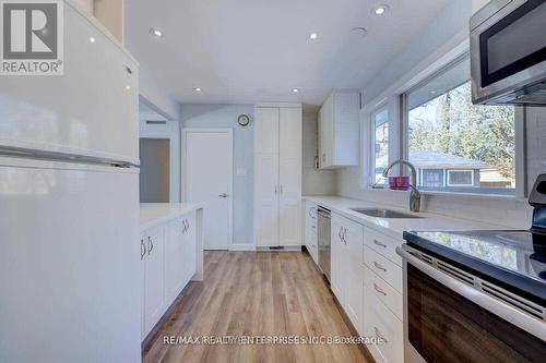 1271 Lorne Park Road, Mississauga, ON - Indoor Photo Showing Kitchen