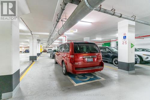 718 - 9506 Markham Road, Markham, ON - Indoor Photo Showing Garage