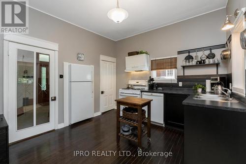 36 First Street, Orangeville, ON - Indoor Photo Showing Kitchen With Double Sink