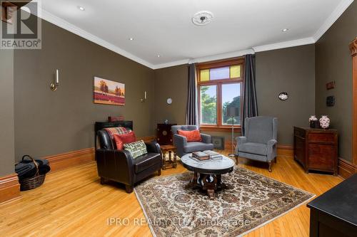 36 First Street, Orangeville, ON - Indoor Photo Showing Living Room