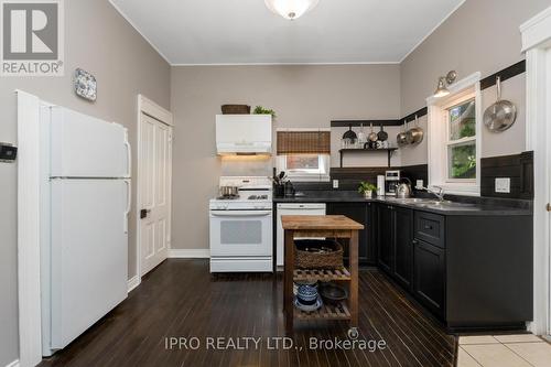 36 First Street, Orangeville, ON - Indoor Photo Showing Kitchen