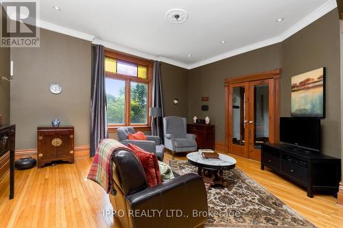 36 First Street, Orangeville, ON - Indoor Photo Showing Living Room