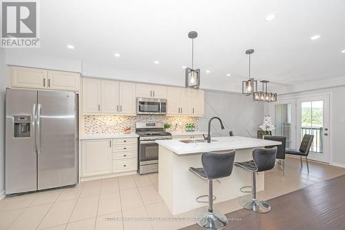 80 Pagebrook Crescent, Hamilton (Stoney Creek Mountain), ON - Indoor Photo Showing Kitchen With Upgraded Kitchen