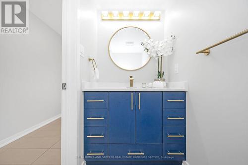 80 Pagebrook Crescent, Hamilton (Stoney Creek Mountain), ON - Indoor Photo Showing Bathroom