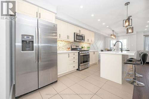 80 Pagebrook Crescent, Hamilton (Stoney Creek Mountain), ON - Indoor Photo Showing Kitchen With Upgraded Kitchen