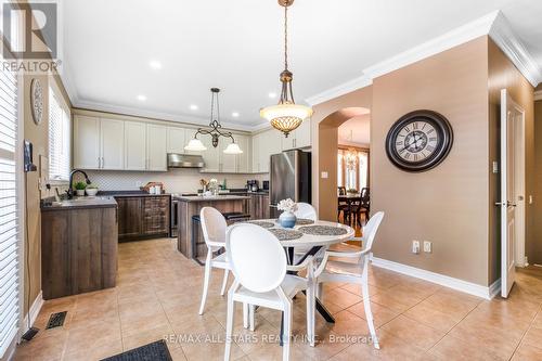 59 Waite Crescent, Whitchurch-Stouffville, ON - Indoor Photo Showing Dining Room