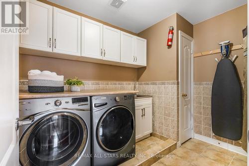 59 Waite Crescent, Whitchurch-Stouffville, ON - Indoor Photo Showing Laundry Room