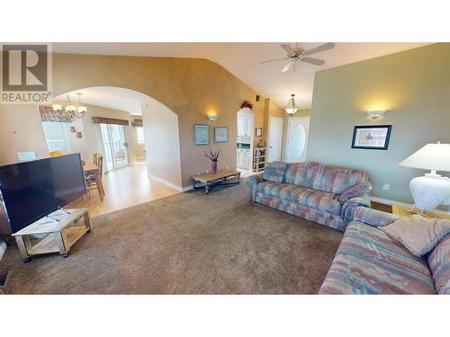 816 17A  S Street, Cranbrook, BC - Indoor Photo Showing Living Room