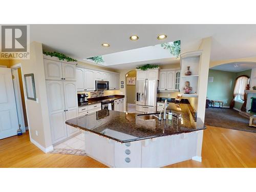 816 17A  S Street, Cranbrook, BC - Indoor Photo Showing Kitchen