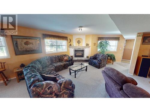 816 17A  S Street, Cranbrook, BC - Indoor Photo Showing Living Room With Fireplace