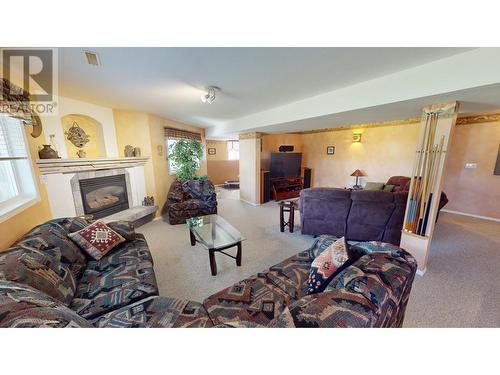 816 17A  S Street, Cranbrook, BC - Indoor Photo Showing Living Room With Fireplace