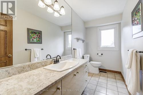 4366 Guelph Line, Burlington, ON - Indoor Photo Showing Bathroom