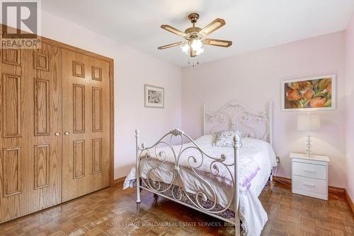 4366 Guelph Line, Burlington, ON - Indoor Photo Showing Bedroom