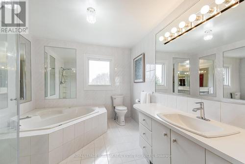 4366 Guelph Line, Burlington, ON - Indoor Photo Showing Bathroom