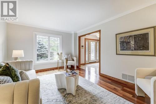 4366 Guelph Line, Burlington, ON - Indoor Photo Showing Living Room