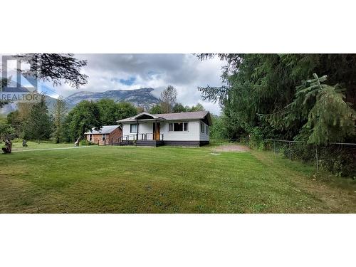 1956 Mackenzie Highway, Hagensborg, BC - Outdoor