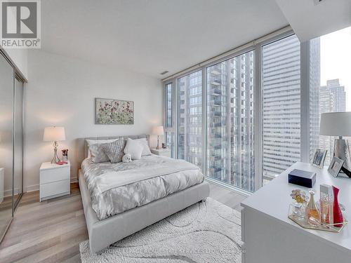 2111 - 290 Adelaide Street W, Toronto (Waterfront Communities), ON - Indoor Photo Showing Bedroom