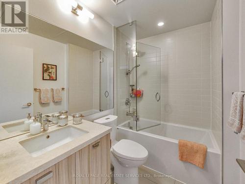 2111 - 290 Adelaide Street W, Toronto (Waterfront Communities), ON - Indoor Photo Showing Bathroom