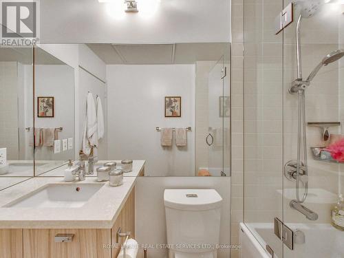 2111 - 290 Adelaide Street W, Toronto (Waterfront Communities), ON - Indoor Photo Showing Bathroom