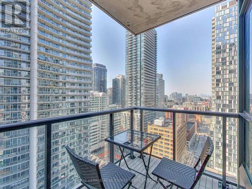 2111 - 290 Adelaide Street W, Toronto (Waterfront Communities), ON - Outdoor