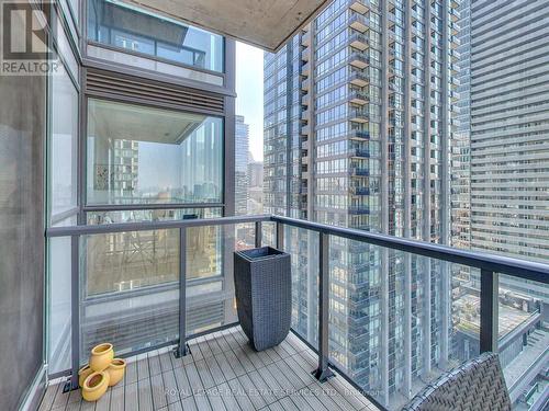 2111 - 290 Adelaide Street W, Toronto (Waterfront Communities), ON - Outdoor With Exterior