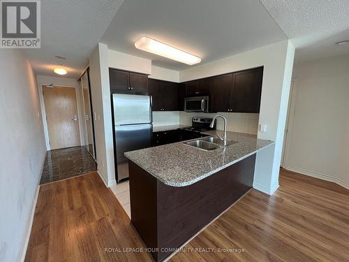 901 - 88 Grangeway Avenue, Toronto (Woburn), ON - Indoor Photo Showing Kitchen With Double Sink