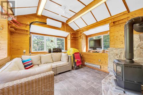 174 Cottage Lane, Tweed, ON - Indoor Photo Showing Living Room